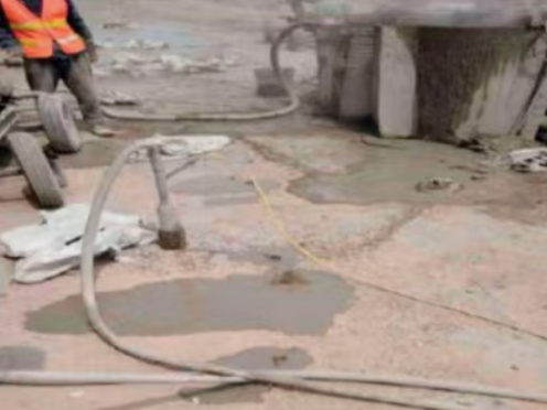 三水水泥混凝土路面板底注浆技术 路面脱空注浆整治方案